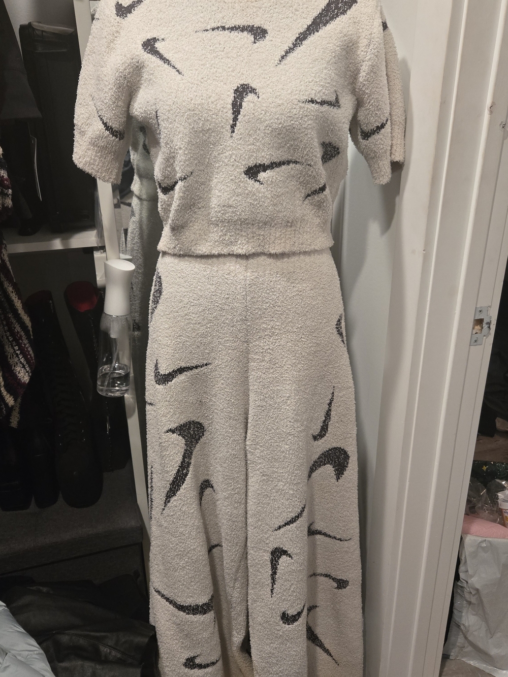 Nike Phoenix Cozy Boucle Set- Large Pants/Medium Top